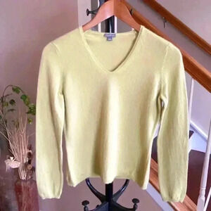 Ann Taylor 100% Cashmere V-neck Sweater Lime Green color Size M